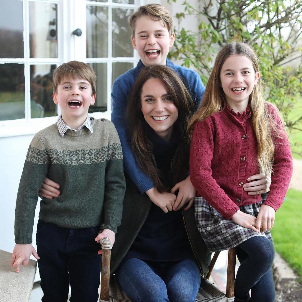 Prince Louis appears to be missing a bottom tooth in the picture with his mom and siblings