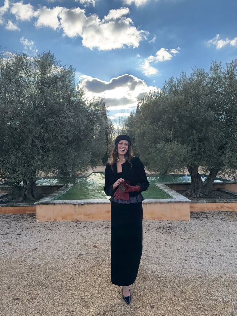 Look de invitada de Lucía Páramo de Blanche Vintage con pillbox