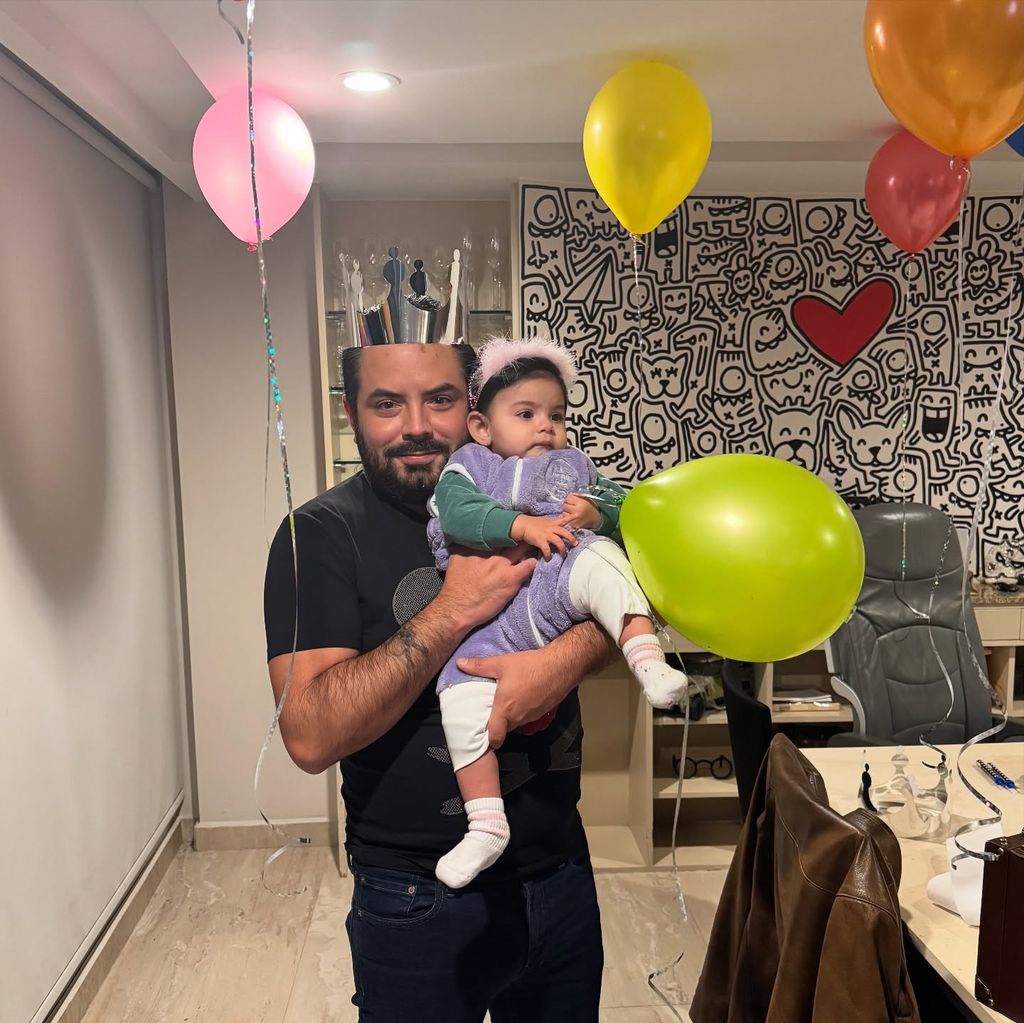 El próximo 30 de junio Tessa, hija de José Eduardo Derbez, celebrará su primer cumpleaños.