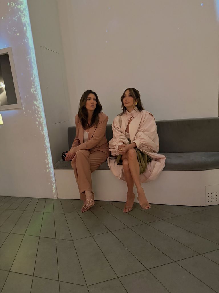 Jennifer y Lynda tienen una relación muy cercana.