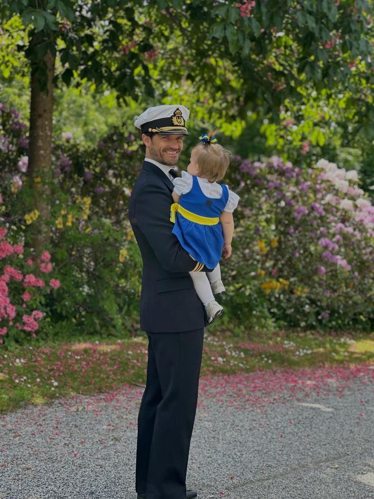 Carlos Felipe de Suecia con su hija pequeña, la princesa Ines