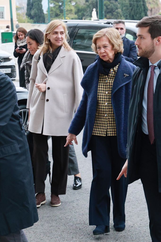 La reina Sofía y la infanta Cristina ya en Atenas para la primera boda real del año