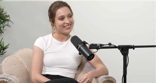 Ana Garcés en el pódcast Mister Chaise Longue, presentado por el actor Nacho Guerrero