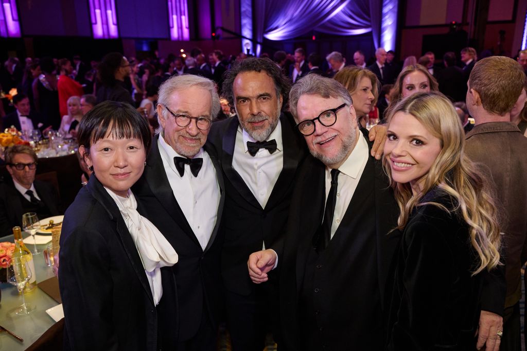 Celine Song, Stephen Spielberg, Alejandro González Iñárritu, Guillermo del Toro y Kim Morgan en los Premios Governors 2024.