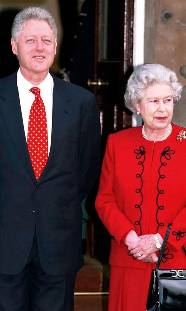 ISABEL II HOLA PLUS
