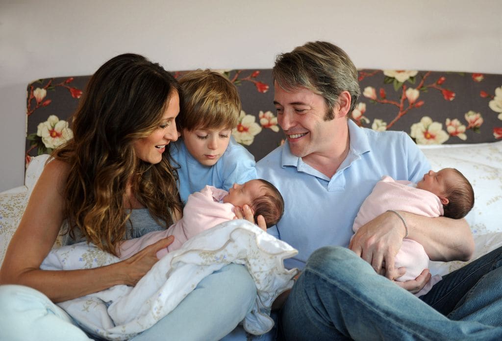 Sarah Jessica Parker y Matthew Broderick presentan a sus mellizas en junio de 2009