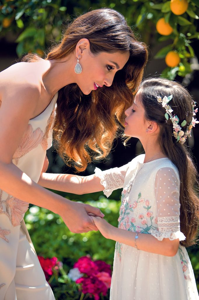 Paloma Cuevas en la comunión de su hija