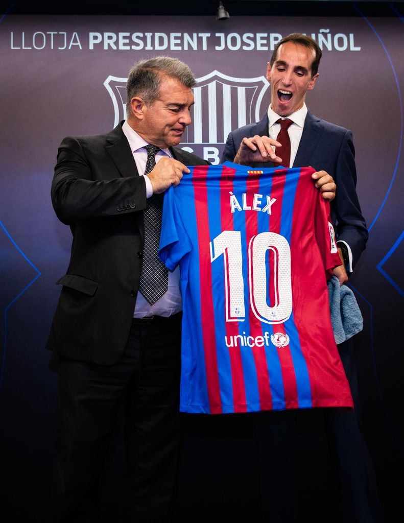 Álex con Joan Laporta