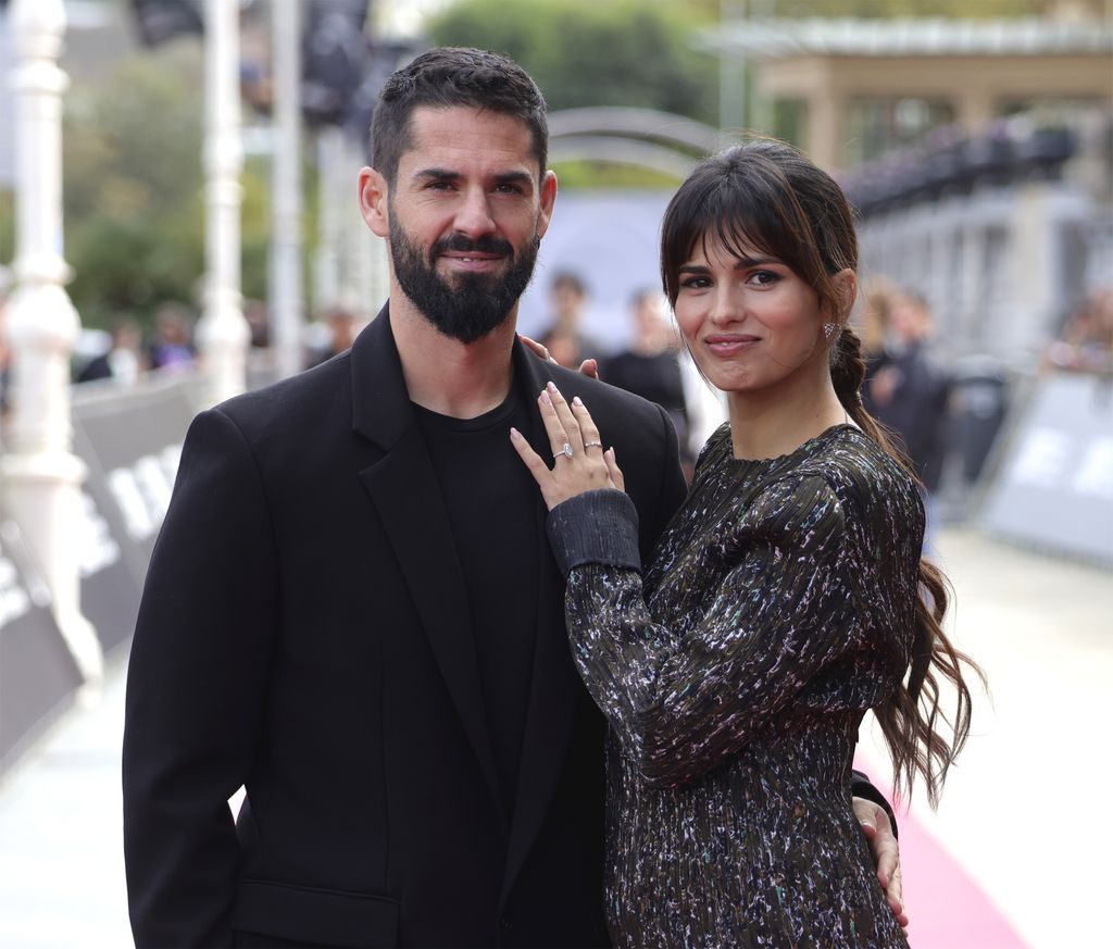 Isco Alarcón y Sara Sálamo llevan casados desde 2024 y son padres de dos niños