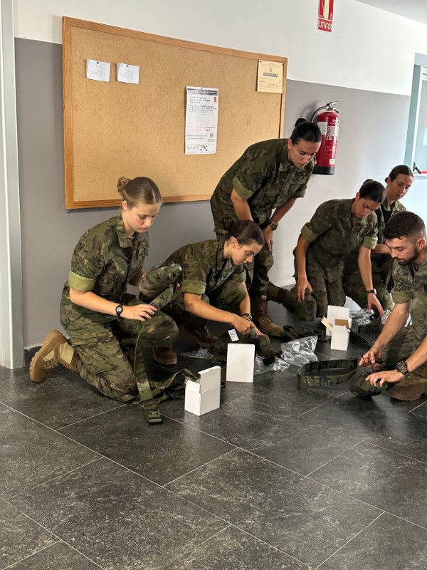La princesa Leonor con sus compañeros en la Academia Militar de Zaragoza