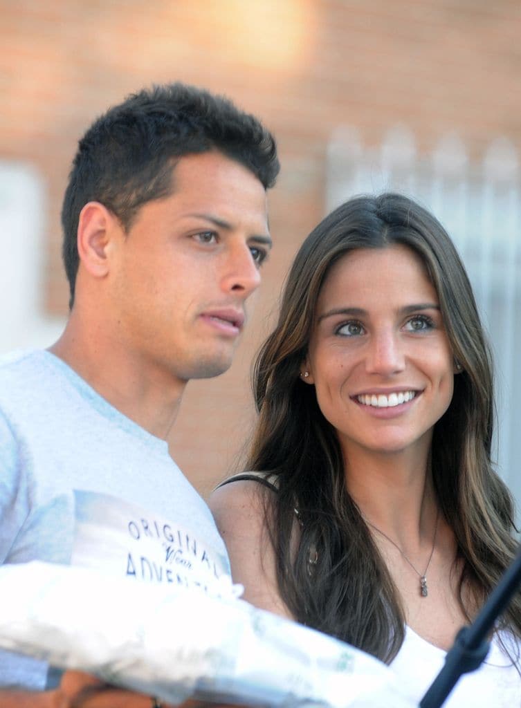 Javier 'Chicharito' Hernández junto a la periodista Lucia Villalon en Madrid