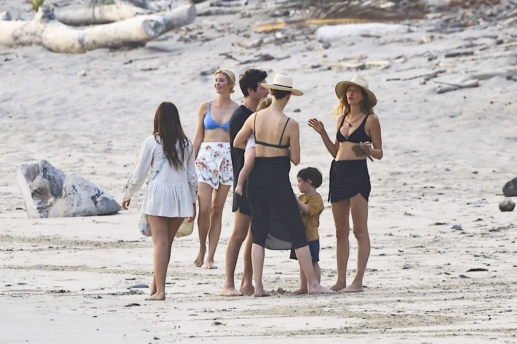 Gisele, Karlie e Ivanka disfrutaron de un agradable rato rodeadas de sus familias.