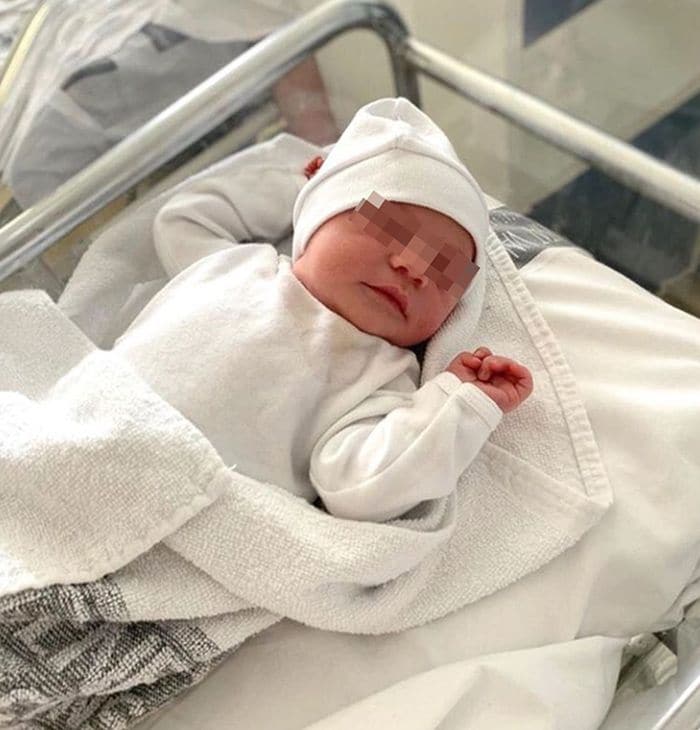 Arancha Martí presenta a su primera hija, Olivia
