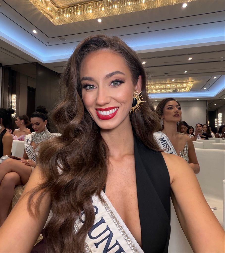 Danielle Latimer tomó con humor lo sucedido en el escenario.