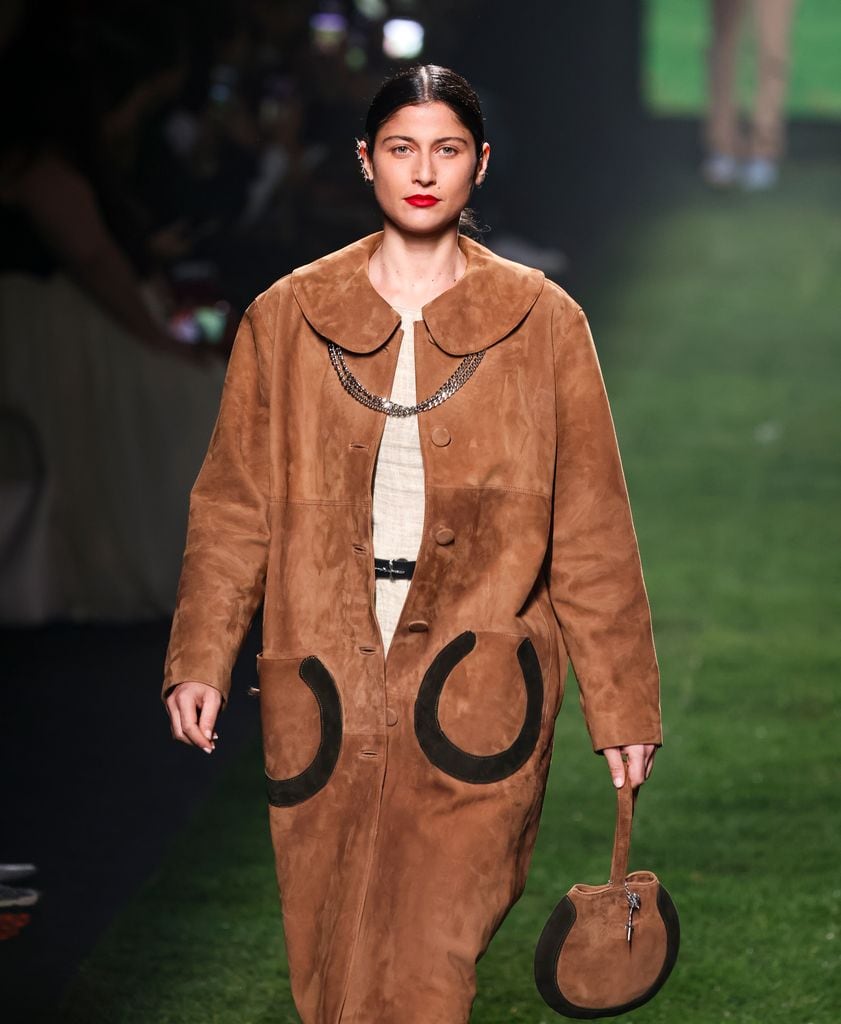 Khali El Assir en el desfile de Ynés Suelves
