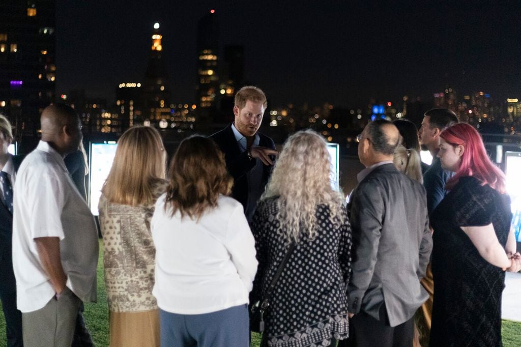 Meghan Markle y el príncipe Harry inauguran un monumento en Nueva York en honor a las vidas perdidas por las redes sociales: "Todos los niños deberían estar seguros"