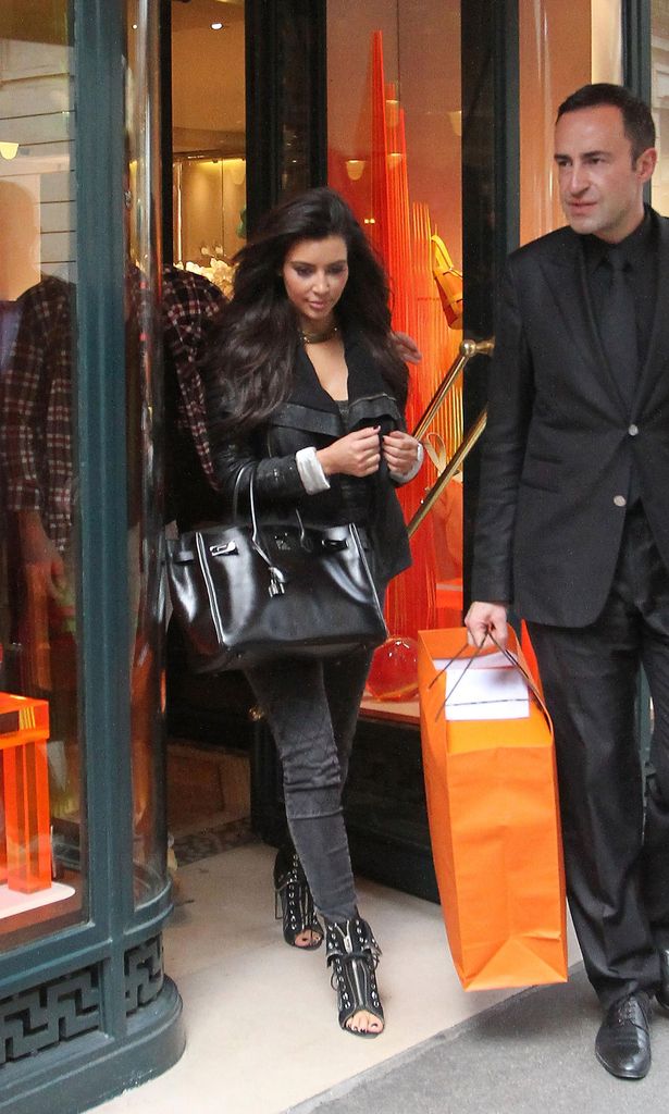 kim kardashian sighting in paris march 6 2012