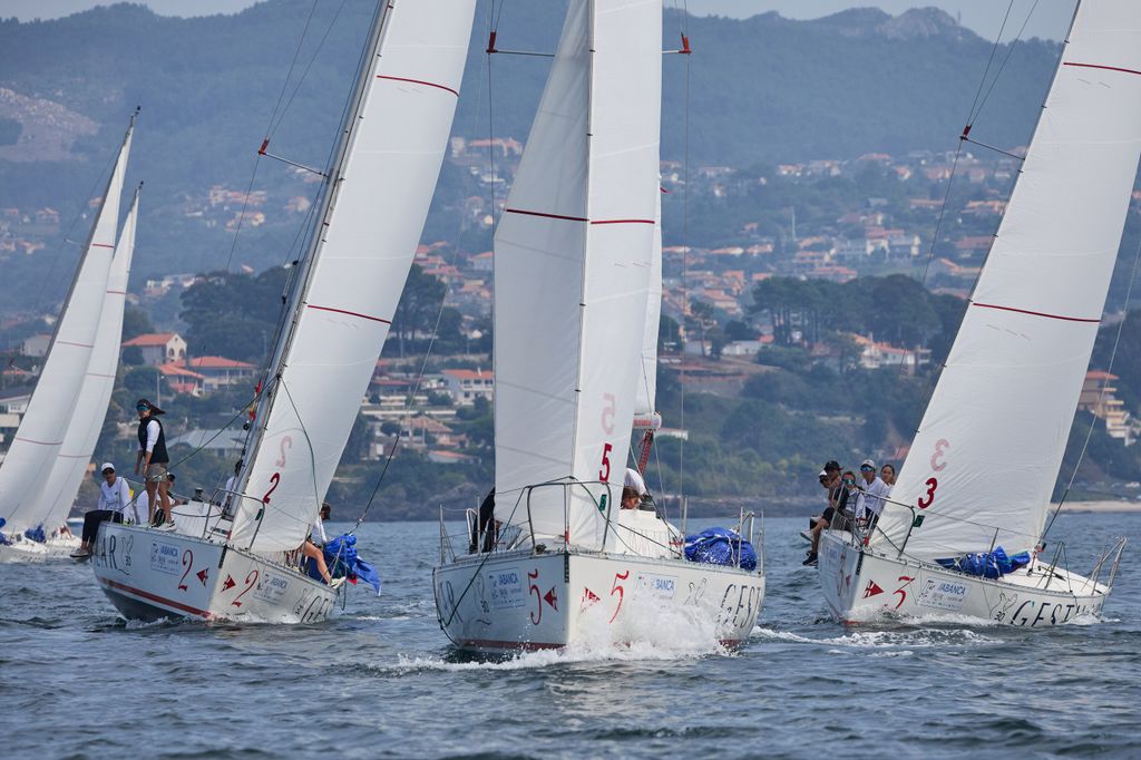 Segunda jornada de competición en las Rías Baixas para los barcos que se disputan el 41º Trofeo Príncipe de Asturias