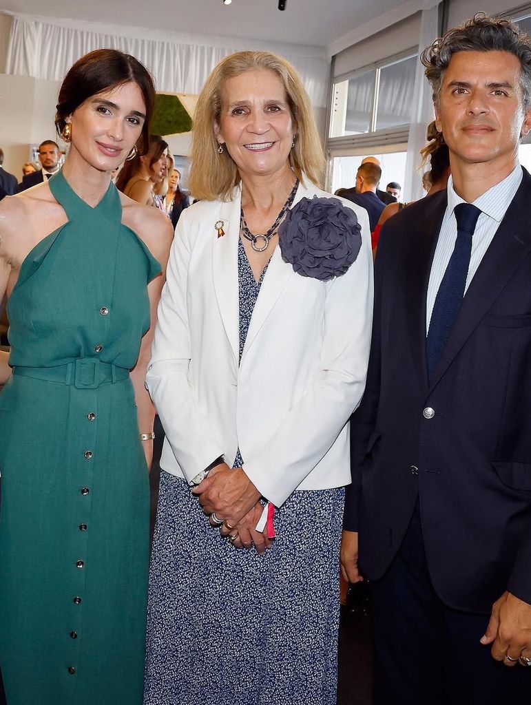 El encuentro de la infanta Elena con la actriz Paz Vega y su marido Orson Salazar en el prestigioso evento hípico CHIO en Aquisgrán (Alemania)