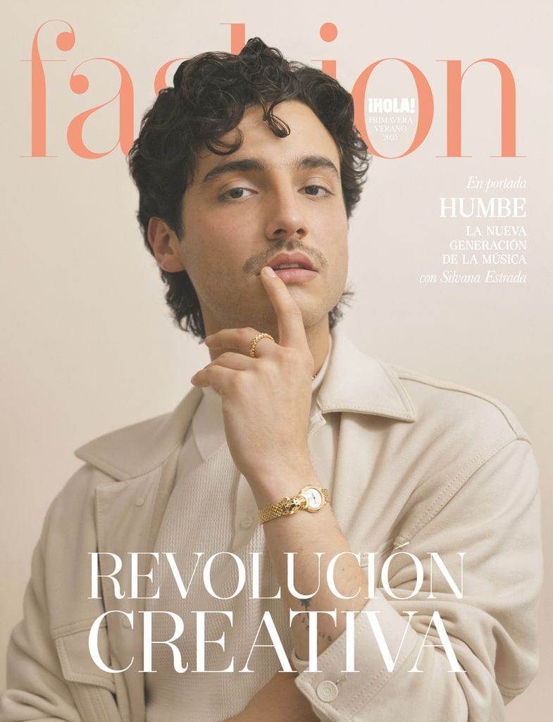 El joven talento mexicano que ha conquistado el panorama musical con su estilo único y enfoque auténtico, nos comparte en exclusiva su visión sobre la música, la moda y su proceso creativo. 