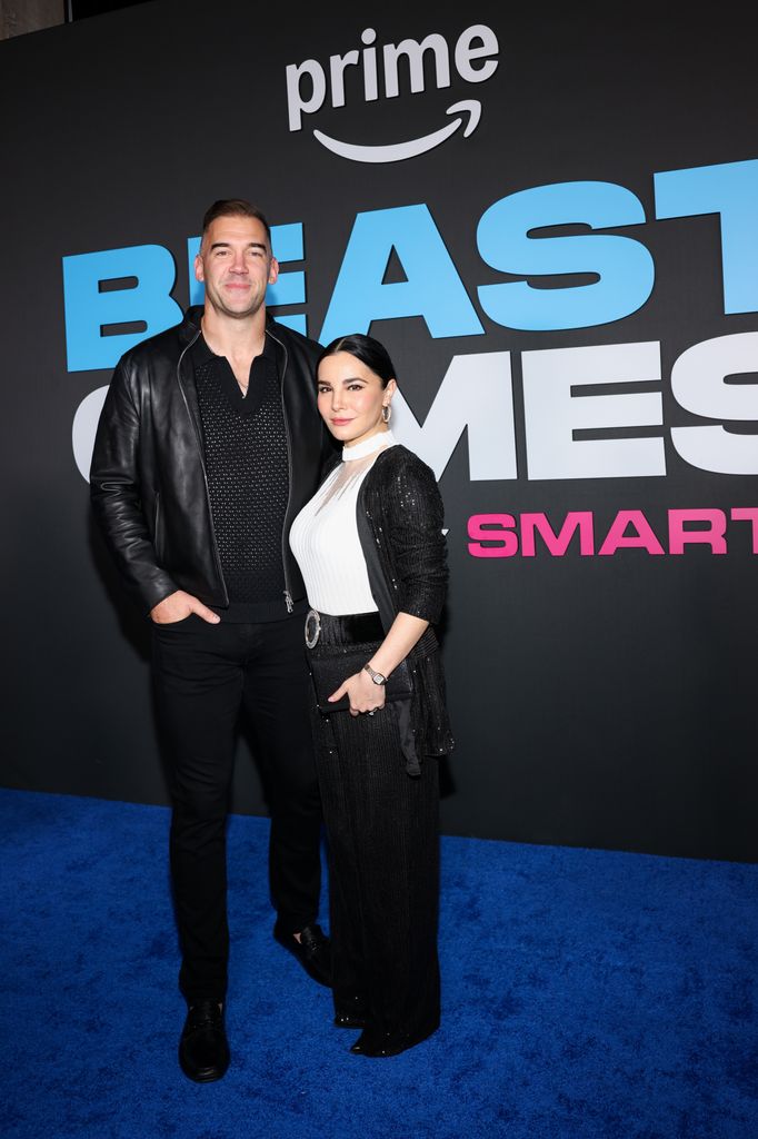 Lewis Howes y Martha Higareda lucieron guapísimos a su paso por la alfombra azul.