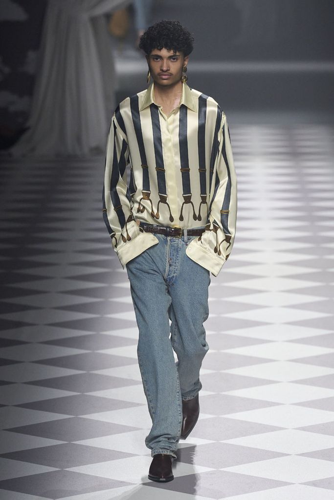 moschino debut 003a