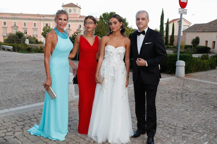 Ramón García junto a sus dos hijas y su ex, Patricia Cerezo