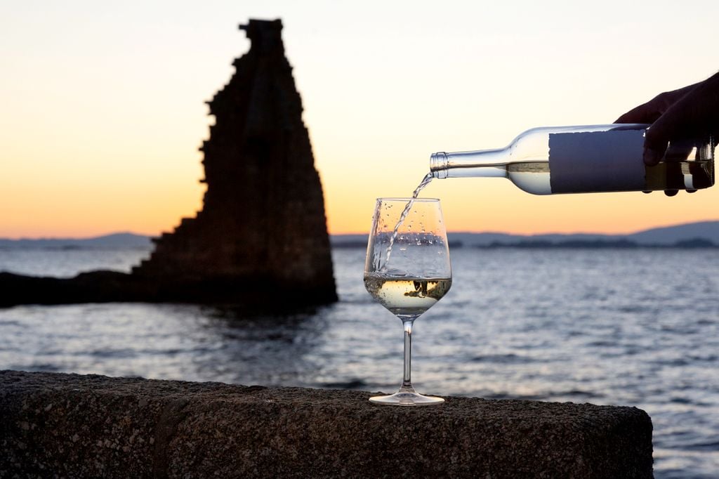 Nadie puede irse de Cambados, tierra natal de Laura, sin tomar un rico vino albariño.