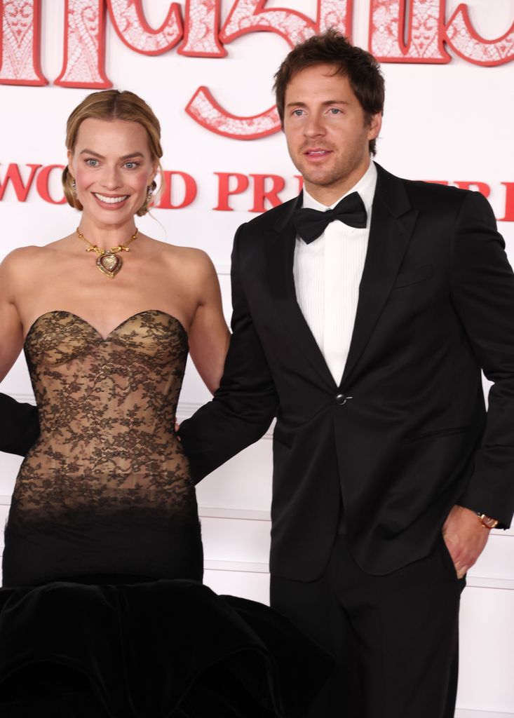 Margot Robbie con el imponente collar que Richard Burton le regaló a Elizabeth Taylor hace más de 50 años