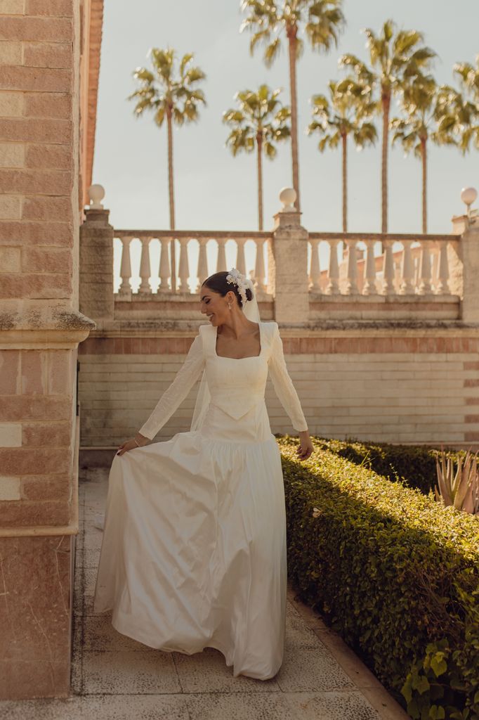 Vestido de novia viral de Rafa Valverde con cintura a la vasca