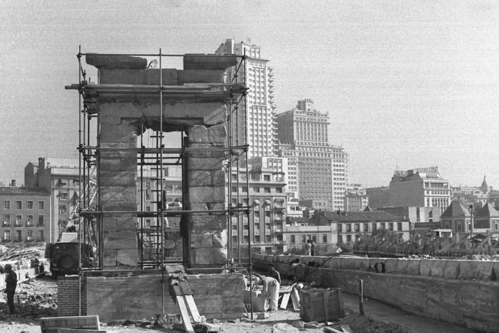 Templo de Debod. Exposición «Madrid en construcción, 1940-1985»