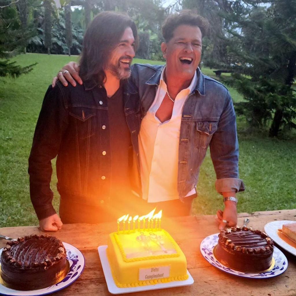 juanes y carlos vives celebran juntos su cumplea os