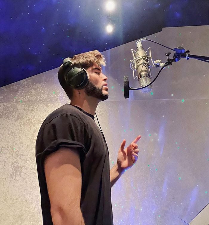 Jose Otero ensayando