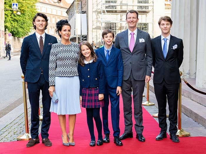 Joaquin Dinamarca y sus hijos 