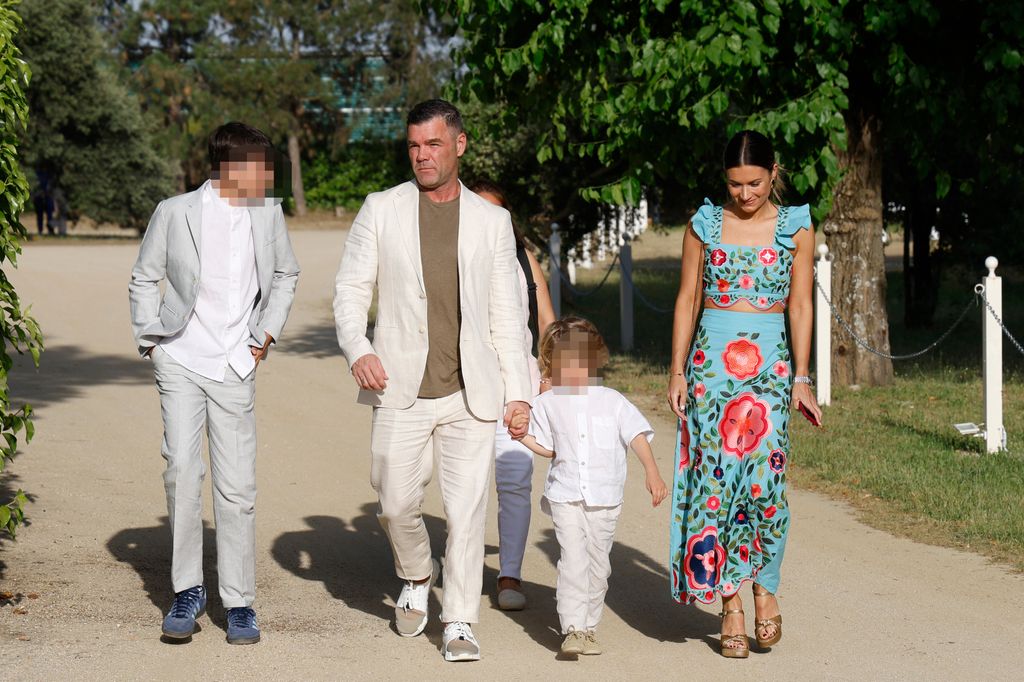 Fonsi Nieto llega a la fiesta de la Primera Comunión del hijo de Juan Peña y Sonia González a 30 de Mayo de 2025 en Madrid (España).