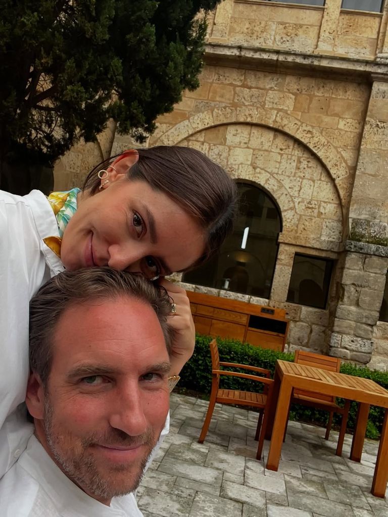 Amanda y Friedrich en un viaje a Francia