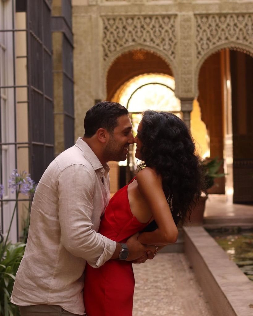 La pareja se ha dejado ver sumamente enamorada tras su compromiso