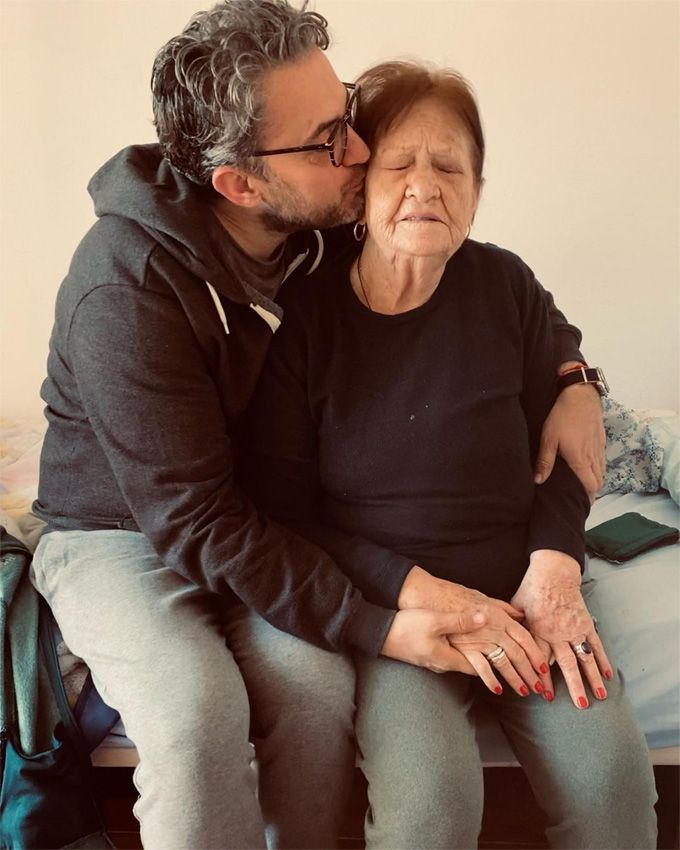 Máximo Huerta con su madre