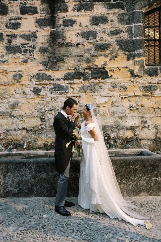 Lola y Edu boda en Jerez de la Frontera con look convertible de AHT