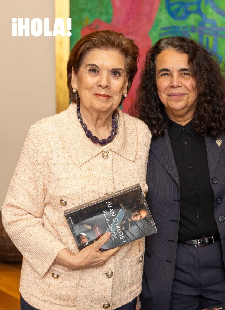 Sari Bermudez y Consuelo Saizar