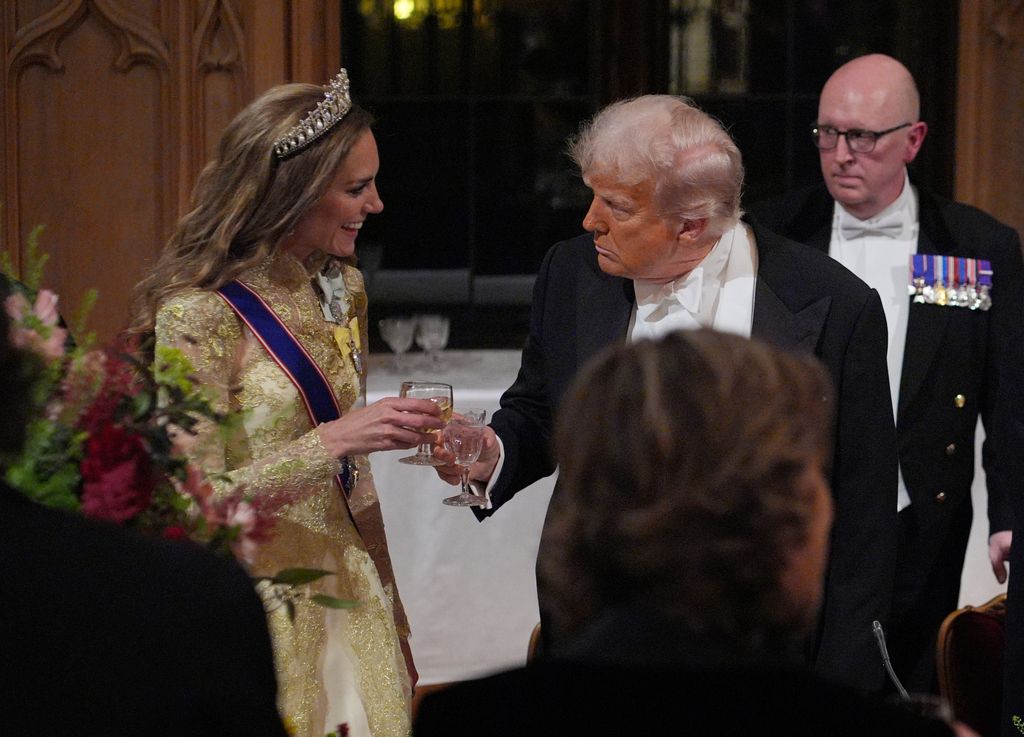 La princesa Kate y el presidente Donald Trump chocan sus copas en plena cena de Estado. 