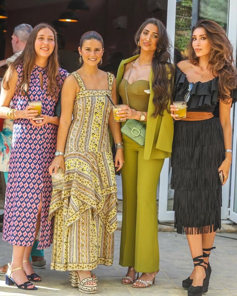 Tana Rivera, con un vestido de Philippa 1970 en un bautizo (abril de 2025)