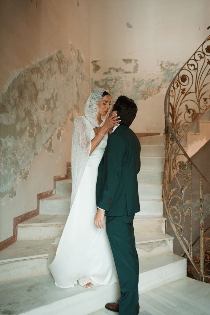 Vestido de novia con capa de Lorena Panea