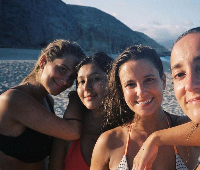 Gaby con María, Marta y Lucía Pombo