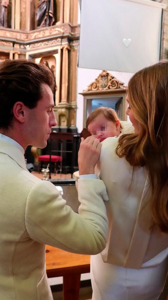 Bautizo de las mellizas de Inés Laffón y Álvaro Odriozola