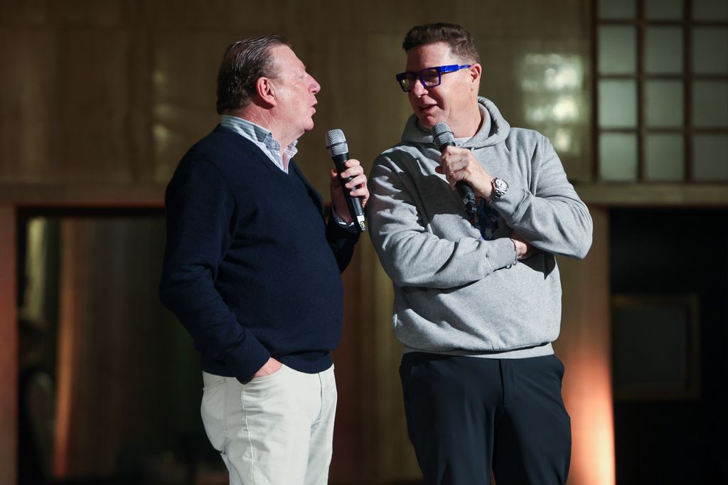 Jorge Cadaval y César Cadaval hablando durante el evento