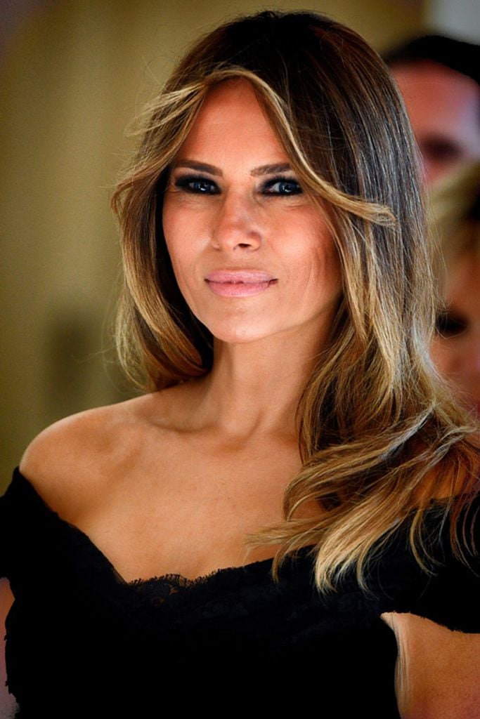 Melania Trump con vestido negro