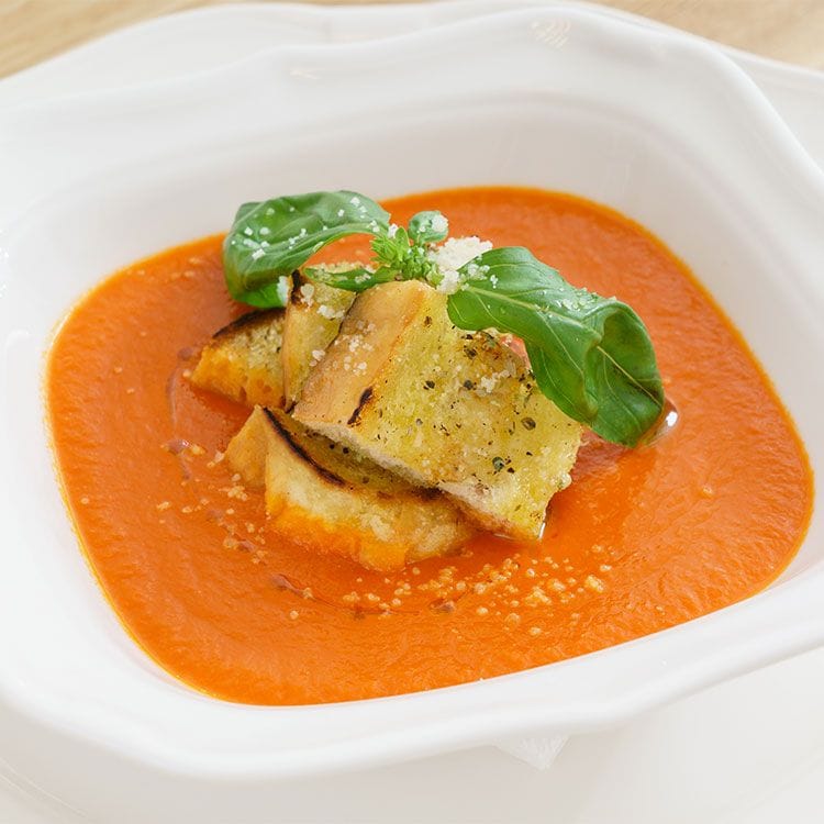 Salmorejo de berenjena y albahaca
