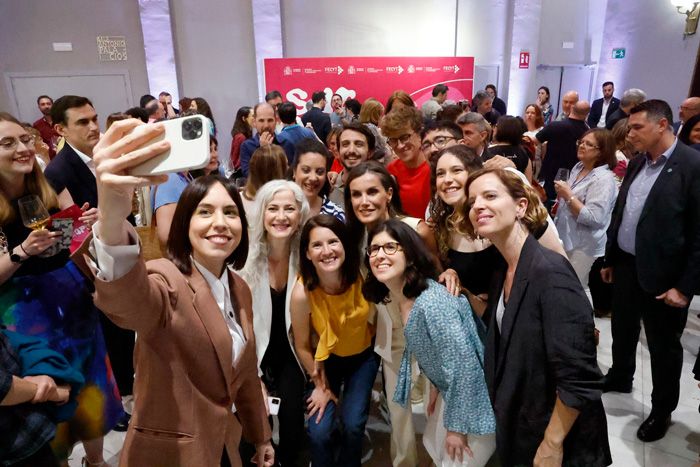 La reina Letizia preside la final nacional de monólogos 'Solo de Ciencia'