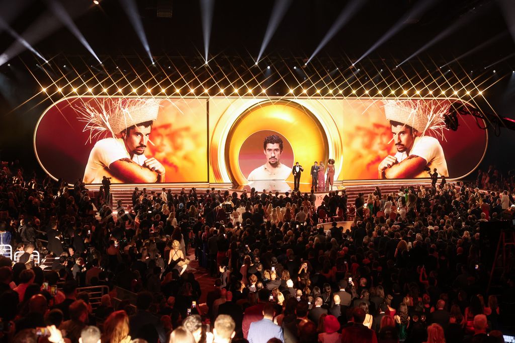 Bad Bunny, Marcello Hernandez y Karol G en los Premios Grammys